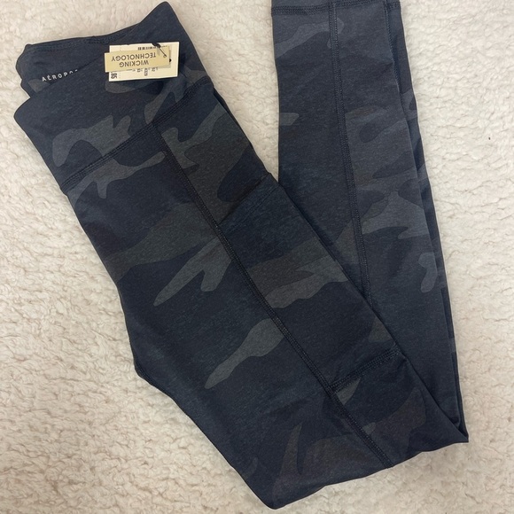 NWT Aeropostale Camo Leggings - Picture 1 of 7